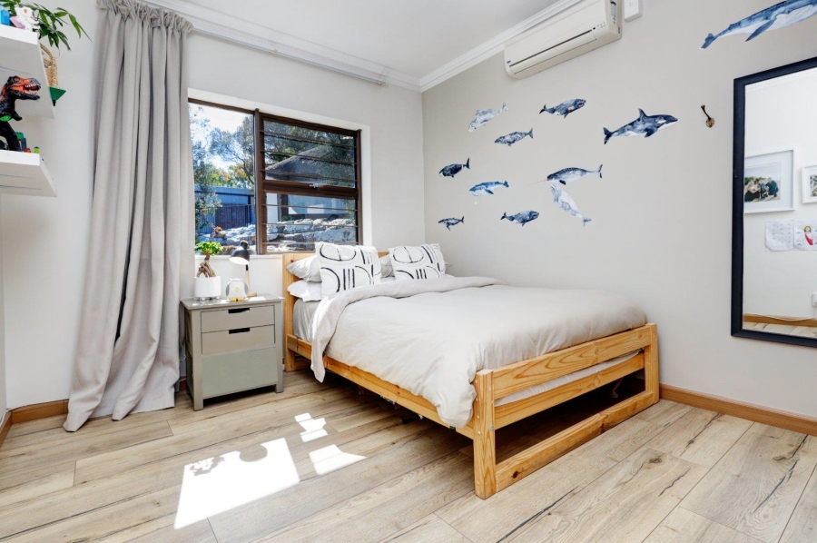 4 Bedroom Property for Sale in Loevenstein Western Cape